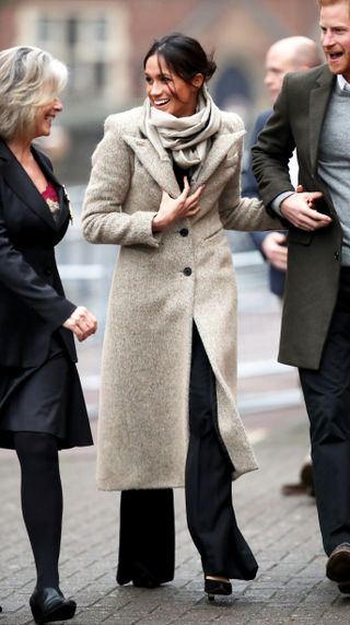 meghan-markle-chic-winter-outfit-combo-246219-1515513650059-main