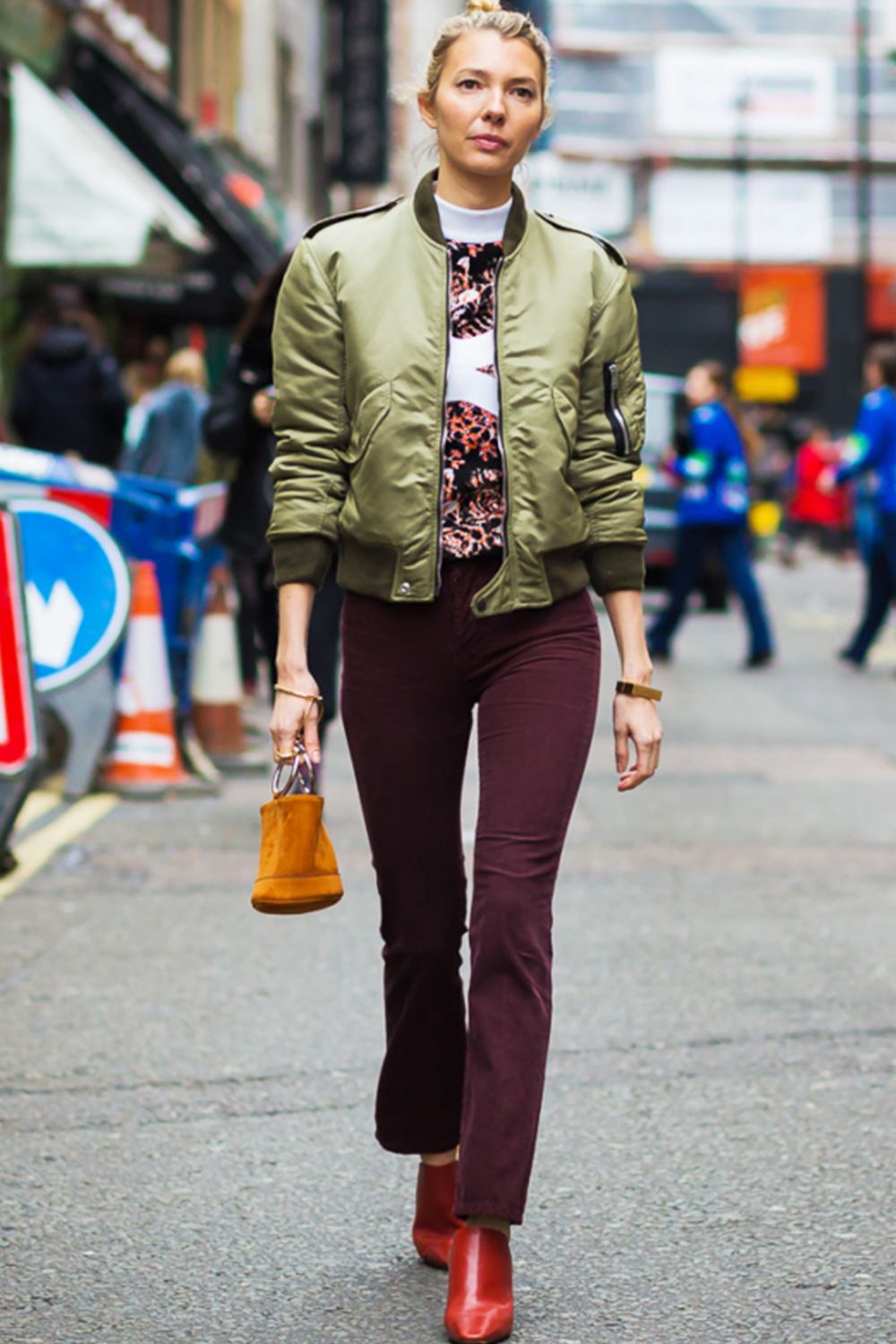 Stylish Outfits with Bomber Jackets: Trendy Looks for Every Season
