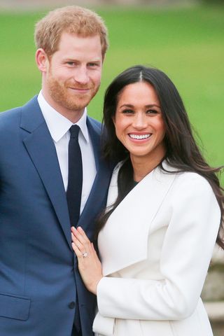 british-royal-family-engagement-rings-246387-1515615006635-image