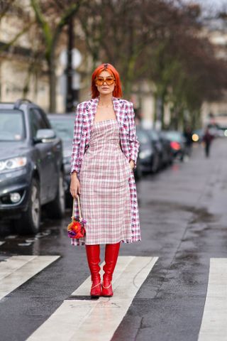 how-wear-red-boots-outfits-246527-1607034370541-main