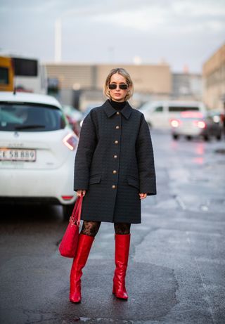 how-wear-red-boots-outfits-246527-1607035253042-main