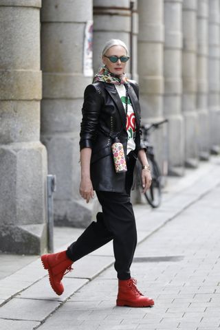 how-wear-red-boots-outfits-246527-1607035397699-main