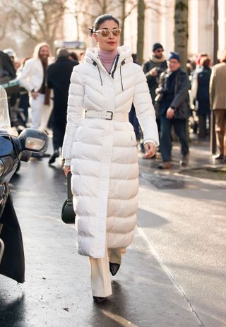 what-to-wear-in-30-degree-weather-247345-1607384450907-main