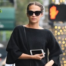 what-was-she-wearing-alicia-vikander-madewell-top-247351-1516581326612-square