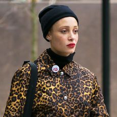 adwoa-aboah-ugg-boots-outfit-247613-1516749979787-square