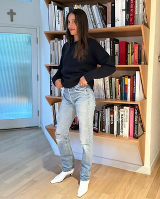 mom-jean-outfits-248724-1671065839526-main