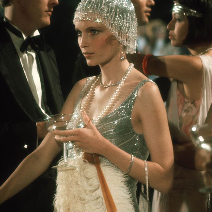1920s Fashion: The Ultimate Guide to '20s Style and Outfits | Who What Wear