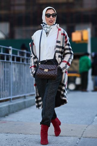 new-york-fashion-week-street-style-fall-2018-248850-1518220540601-image