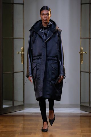 victoria-beckham-fall-runway-show-2018-249250-1518410636223-image