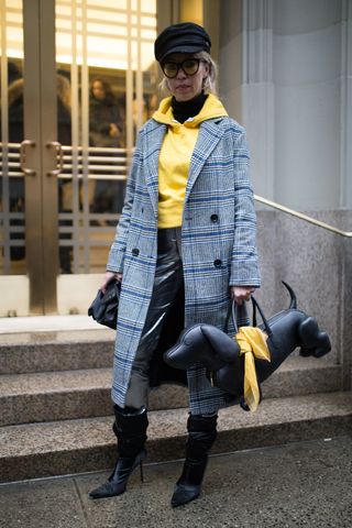 new-york-fashion-week-streetstyle-yellow-249258-1518474910800-main
