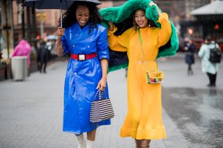 new-york-fashion-week-streetstyle-yellow-249258-1518474932349-main