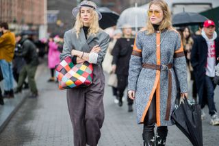 new-york-fashion-week-streetstyle-yellow-249258-1518474941538-main