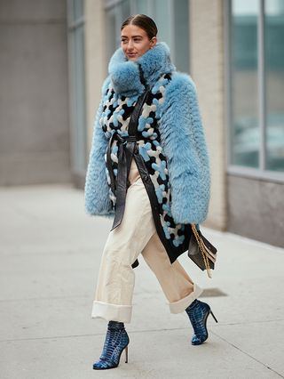 new-york-fashion-week-february-2018-street-style-249261-1518429163198-image