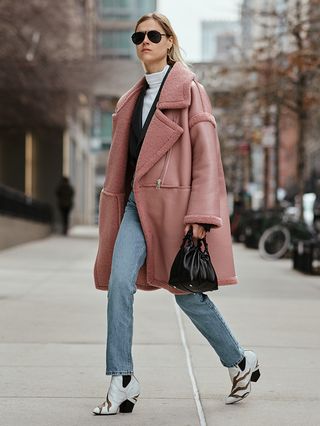 new-york-fashion-week-february-2018-street-style-249261-1518429167288-image
