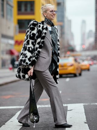 new-york-fashion-week-february-2018-street-style-249261-1518429175261-image
