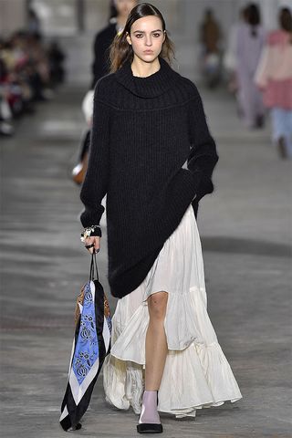 3-1-phillip-lim-fall-runway-2018-249427-1518548833077-image