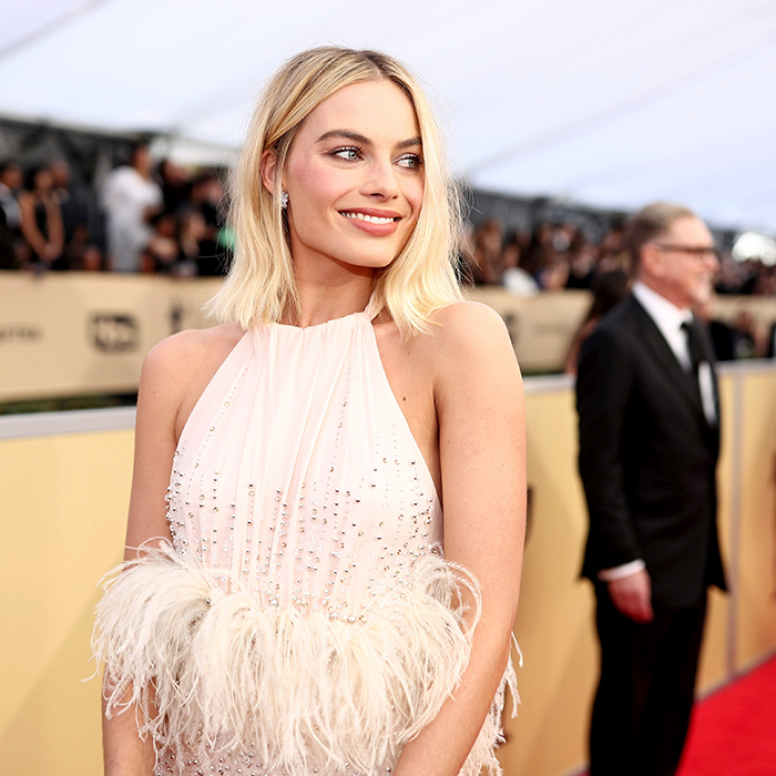 margot-robbie-red-carpet-249690-1518714591102-square