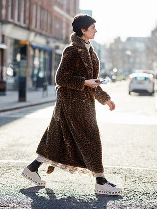 london-fashion-week-february-2018-street-style-249853-1519039589676-image