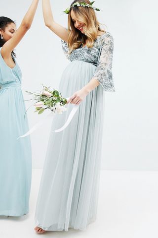 best-maternity-wedding-dresses-249895-1530792834816-image