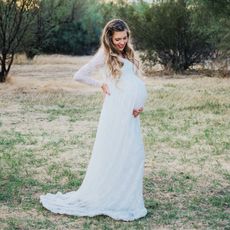 best-maternity-wedding-dresses-249895-1530795698372-square