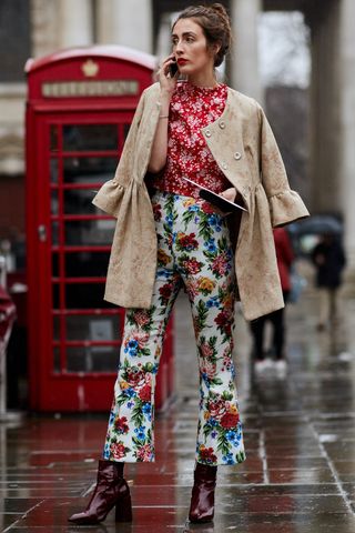 london-fashion-week-street-style-fall-2018-249978-1519173450571-image