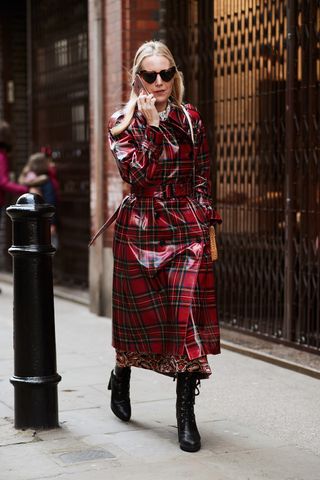 london-fashion-week-street-style-fall-2018-249978-1519173519200-image