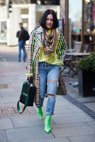 london-fashion-week-street-style-fall-2018-249978-1519173583582-image