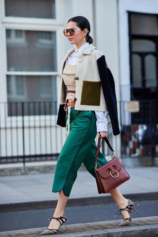 london-fashion-week-street-style-fall-2018-249978-1519173588094-image