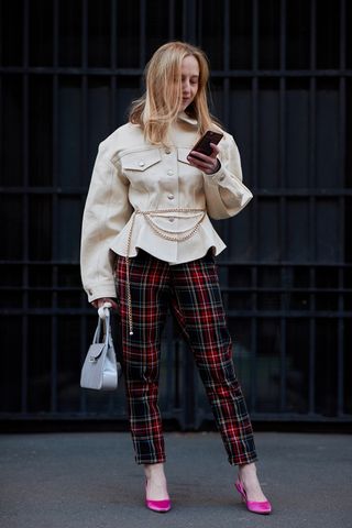 london-fashion-week-street-style-fall-2018-249978-1519173603634-image