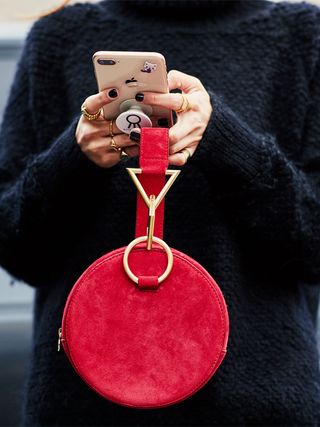 london-fashion-week-bag-trends-250026-1519133959013-image