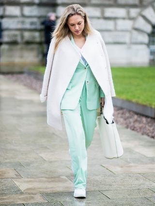 how-to-wear-pastel-colours-250296-1519312413235-image