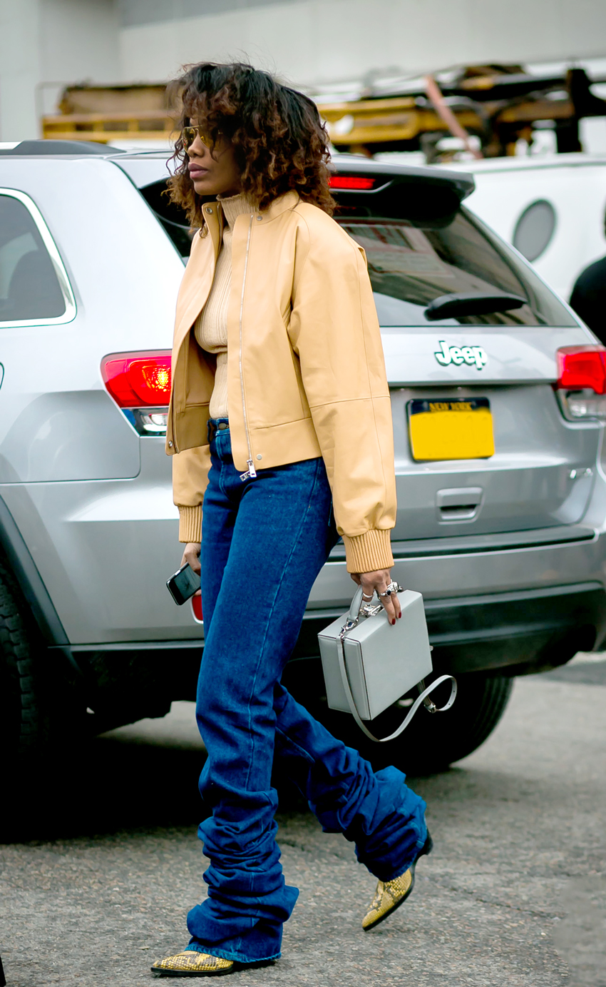 12-stylish-spring-outfits-you-can-wear-with-jeans-2637496