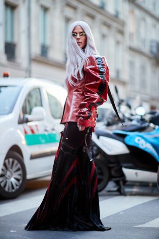 paris-fashion-week-street-style-fall-2018-250787-1519783479561-image