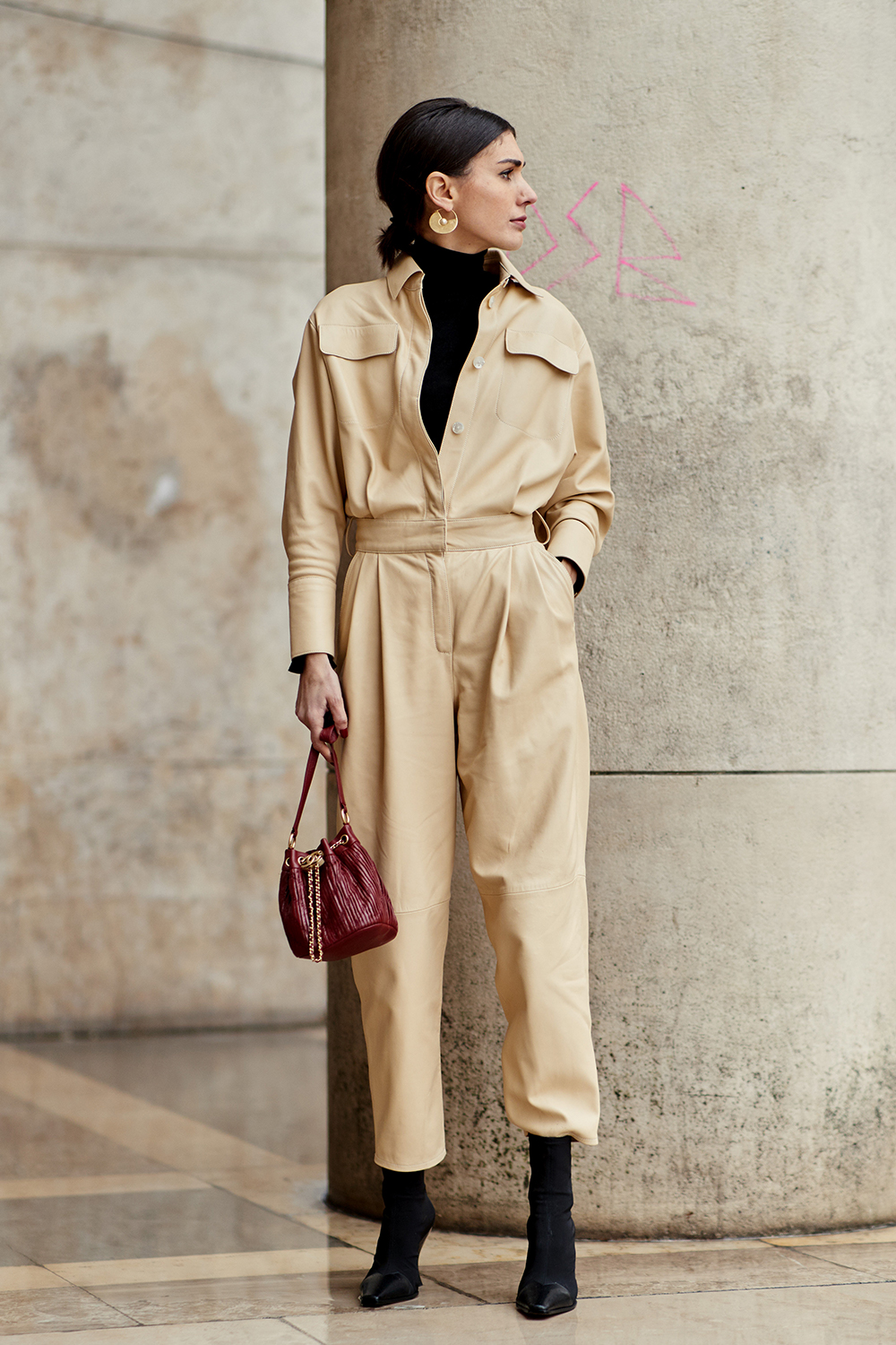 paris-fashion-week-street-style-fall-2018-250787-1520040496103-image