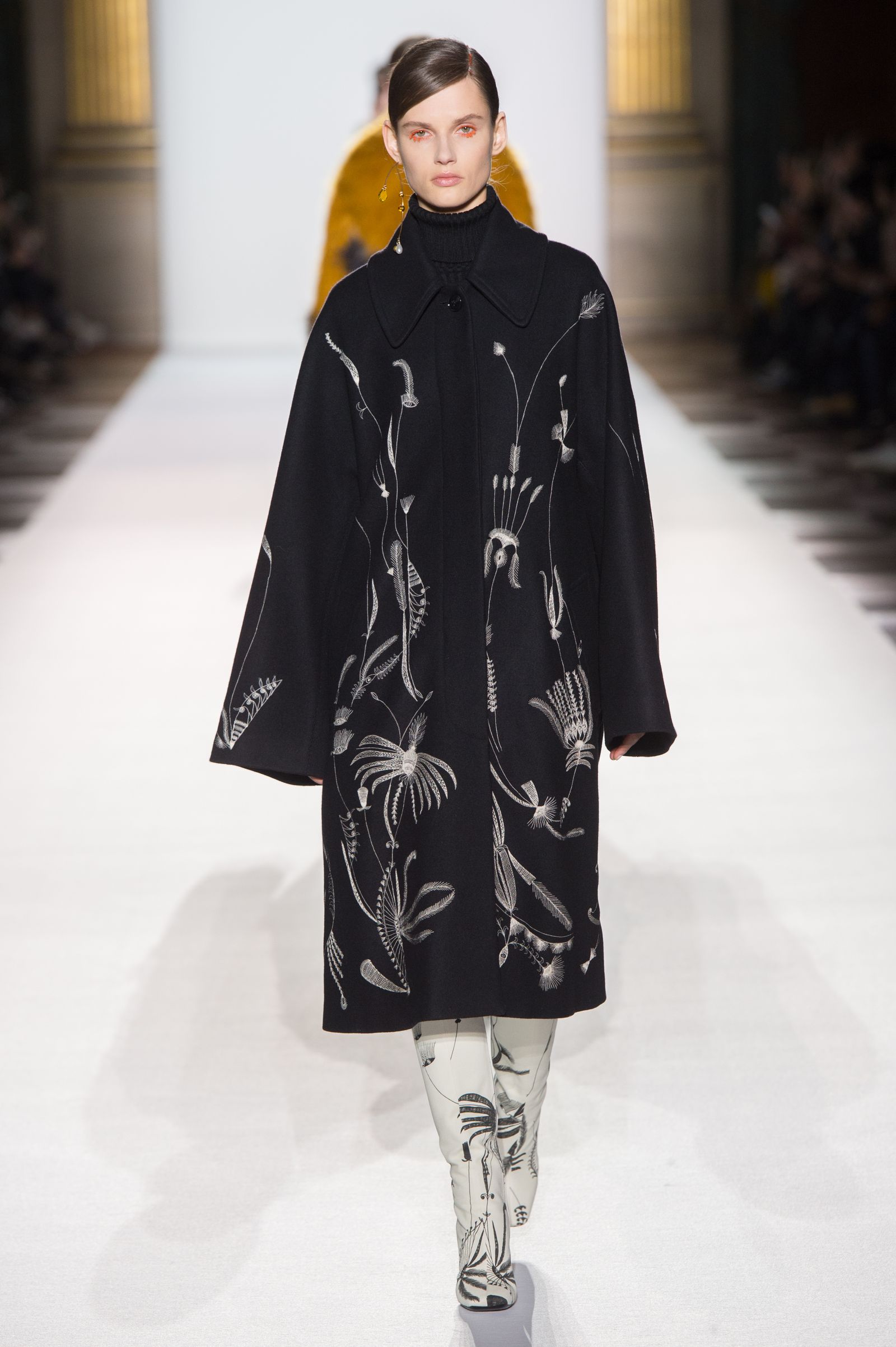 Dries Van Noten Fall 2018 Had the Dreamiest Spring Jackets | Who What Wear