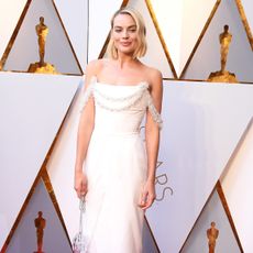 margot-robbie-oscars-outfit-251215-1520210091130-square