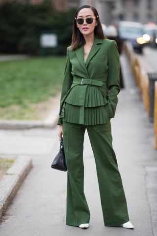 fashion-insiders-are-feeling-these-unexpected-outfit-trends-2650685