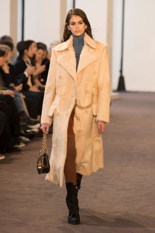 chloe-runway-fall-winter-2018-251357-1520291005344-image