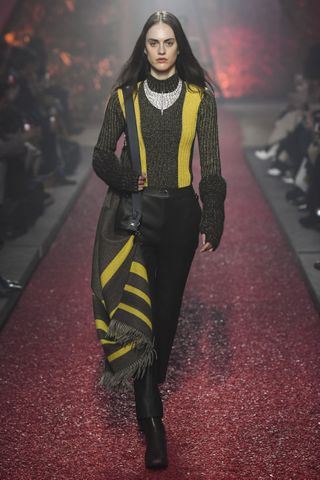 hermes-fall-winter-2018-runway-251409-1520364248002-image