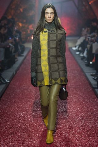 hermes-fall-winter-2018-runway-251409-1520364258244-image