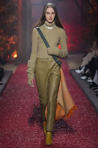 hermes-fall-winter-2018-runway-251409-1520364345568-image