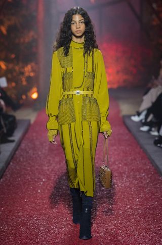 hermes-fall-winter-2018-runway-251409-1520364347914-image