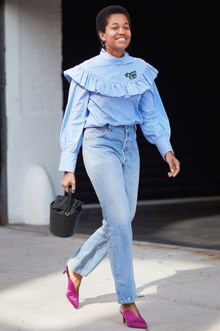 the-outfits-we-always-wear-with-mules-2663286
