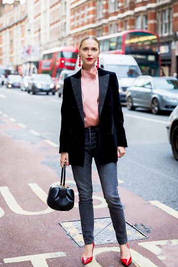 The Outfits Everyone Wears With Gray Jeans | Who What Wear