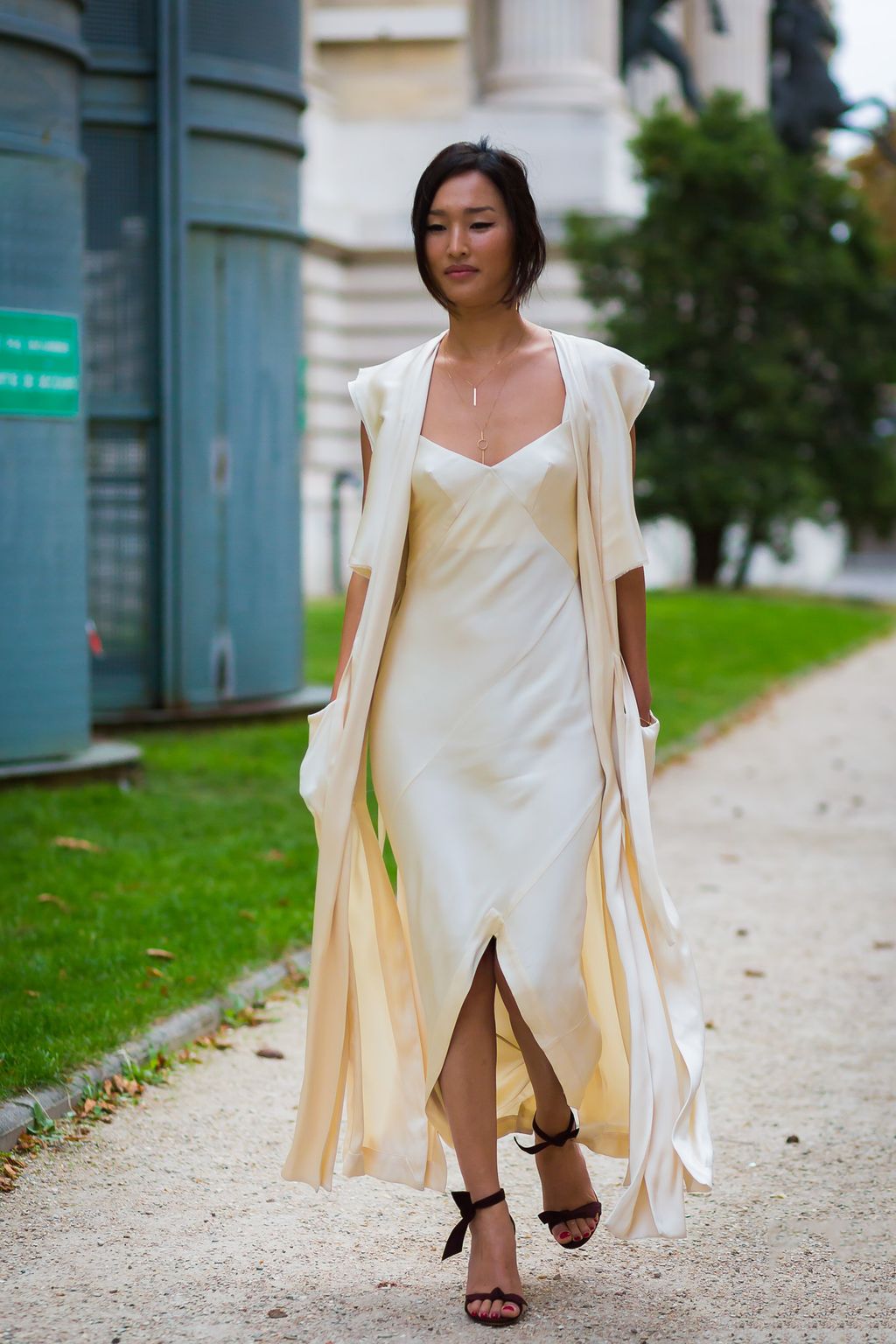 7 Ways to Dress for a Black Tie Wedding This Spring | Who What Wear