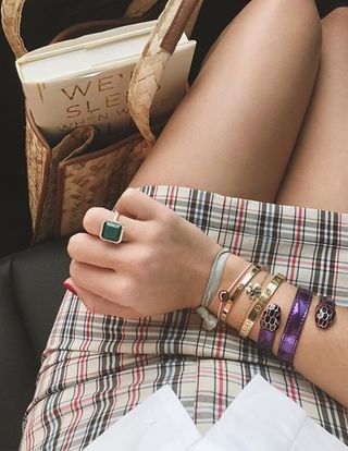 how-to-stack-bracelets-253483-1522260703090-image