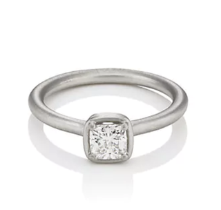 Tate Union + White-Diamond Solitaire Ringgt