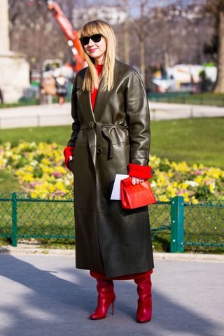 heres-exactly-what-to-wear-with-red-shoes-2705558