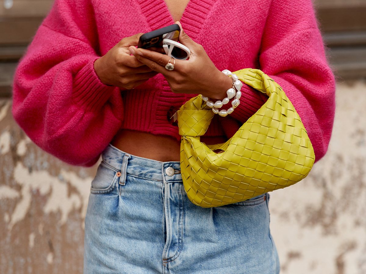 WHAT CLOTHING STORE HAS FAST SHIPPING visual data 2