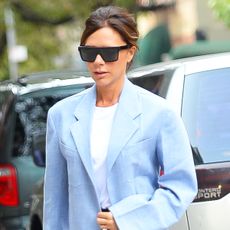 victoria-beckham-white-outfit-255073-1523965451374-square